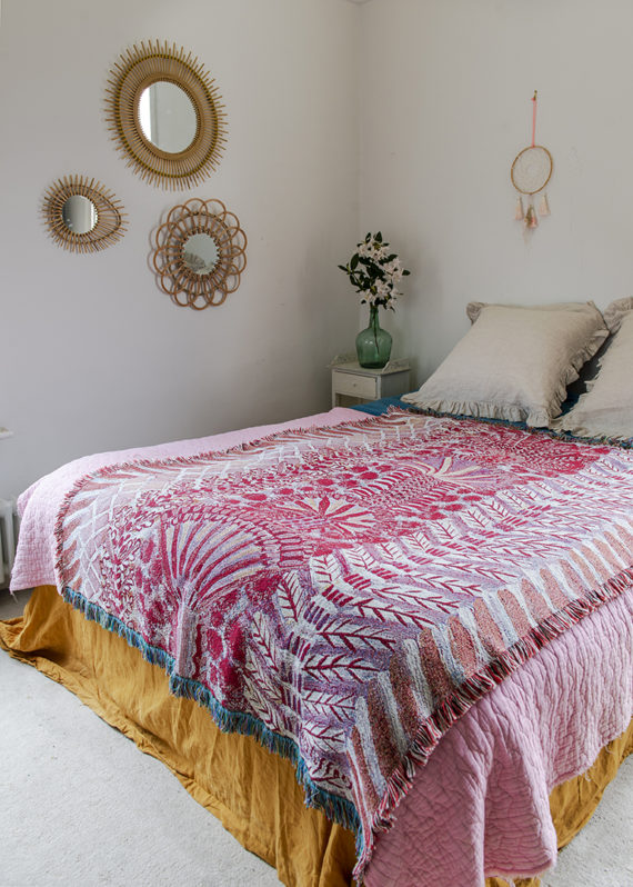 PINK POMPOM COTTON BLANKET THROW (180x135cm) - Image 3