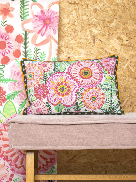 Pinks Tapestry Kit (40 x 60cm) - Image 3